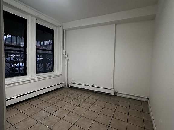 5th image of 1339 Beach Ave APT 1F