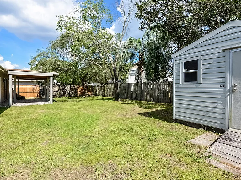 1124 Blufield Ave — Photo 15