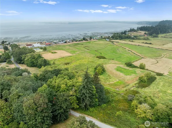 3327 Burley Road, Clinton, WA 98236