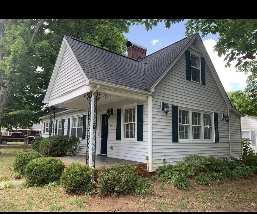3252 S Main St