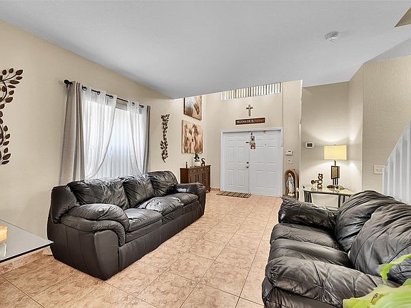 5th image of 11182 NW 34th Court