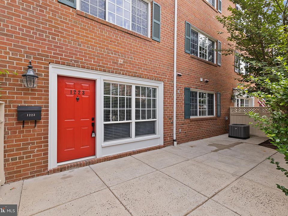 1st image of 1223 N Van Dorn St