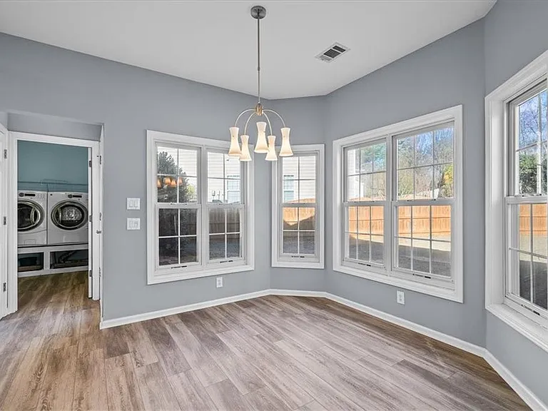 1100 Olde Roswell Grv — Photo 5