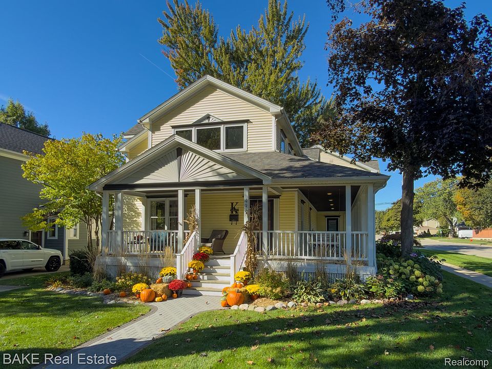 499 N Evergreen St, photo 3