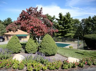 1118 Highfield Ct, Bethel Park, PA