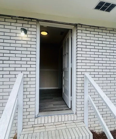 908 Habersham Rd — Photo 10