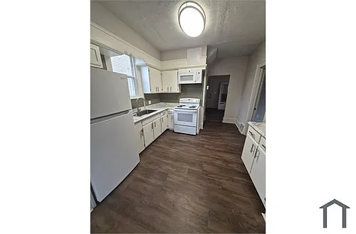 323 Bedford Ave NW Photo 1