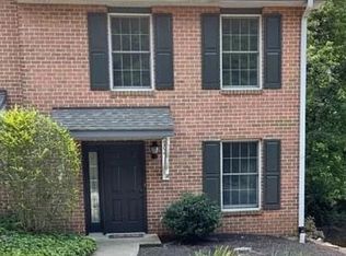 962 Innsbruck Dr, Hummelstown, PA 17036