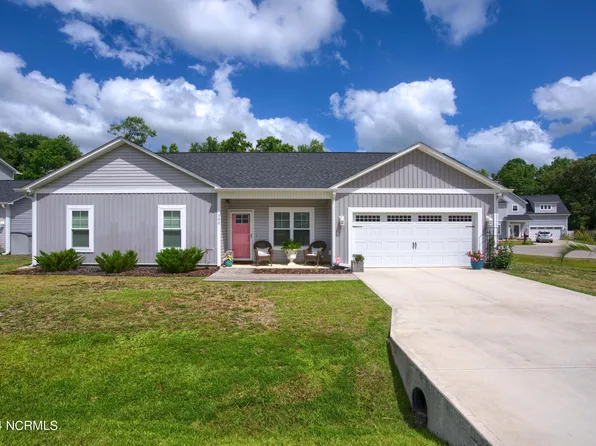 300 Holbrook Lane, Hubert, NC 28539