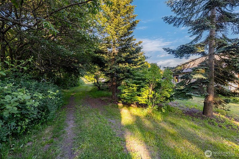 3rd image of 4178 Rural Avenue