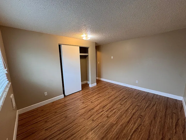 3015 E Central Apts — Photo 14