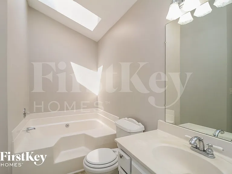 7089 Avenbury Cir — Photo 12