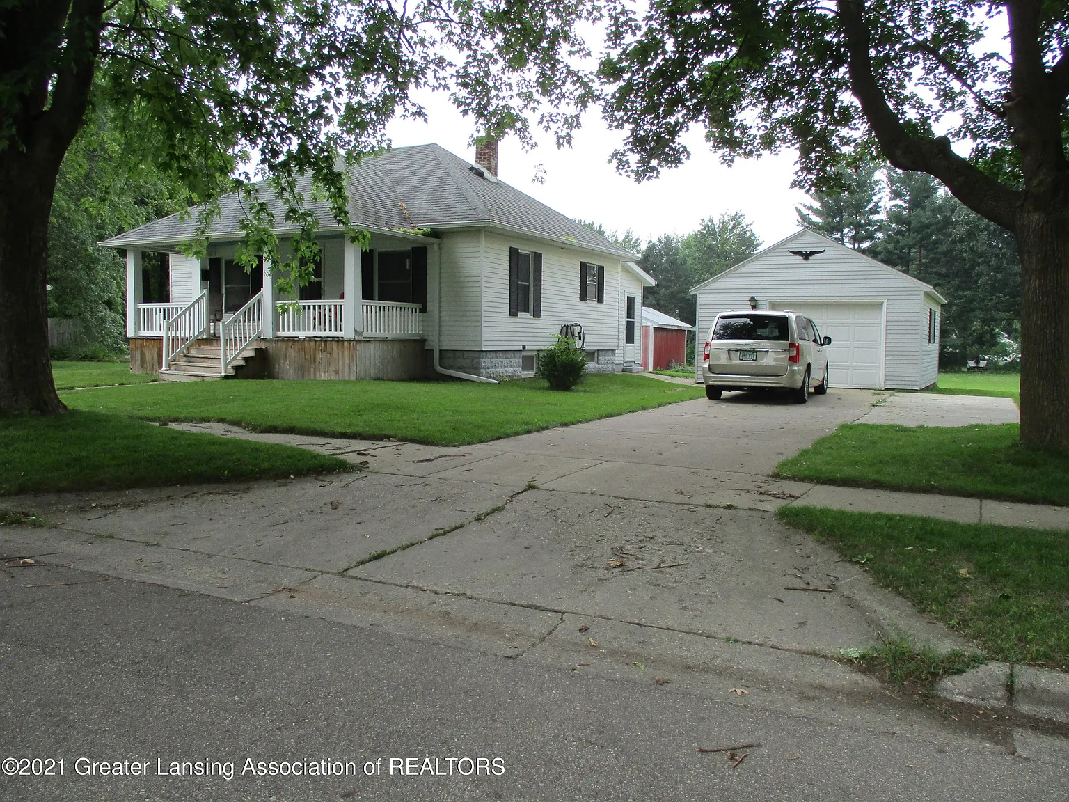 608 Vauconsant St photo 1