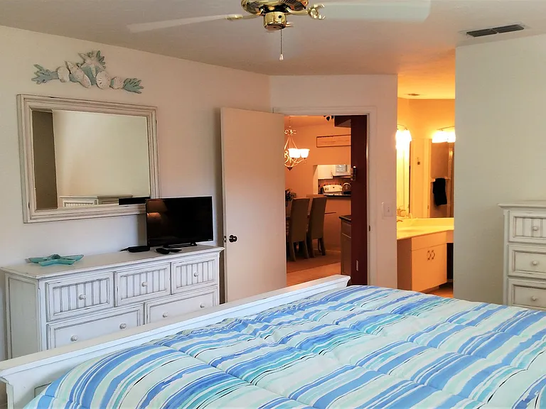 316 Pine Hollow Cir #316 — Photo 4