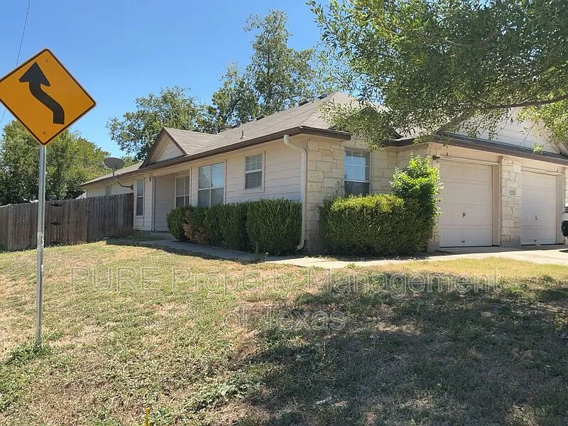 3 bed, 2.0 bath, 1146 sqft, $1,525 — Photo 2