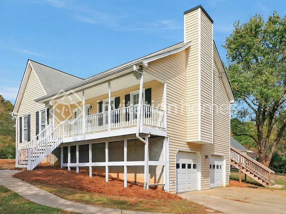 445 Raven Dr