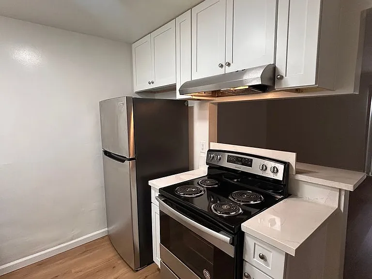 11809 Birch Ave — Photo 8