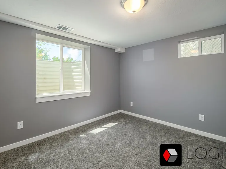 4050 S Porter Ave — Photo 14