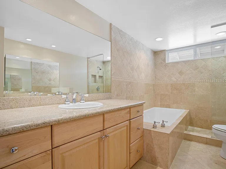 1672 Wellington Pl — Photo 21