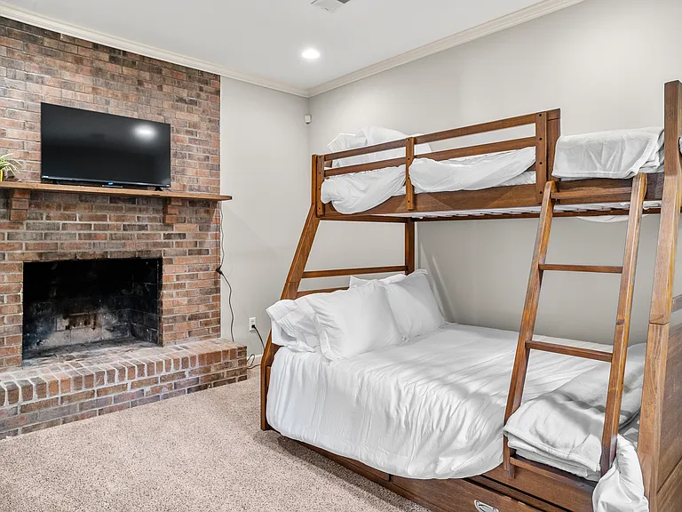 4357 Clemens Dr — Photo 28