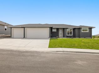 2840 S Belfair Pl, Kennewick, WA 99338
