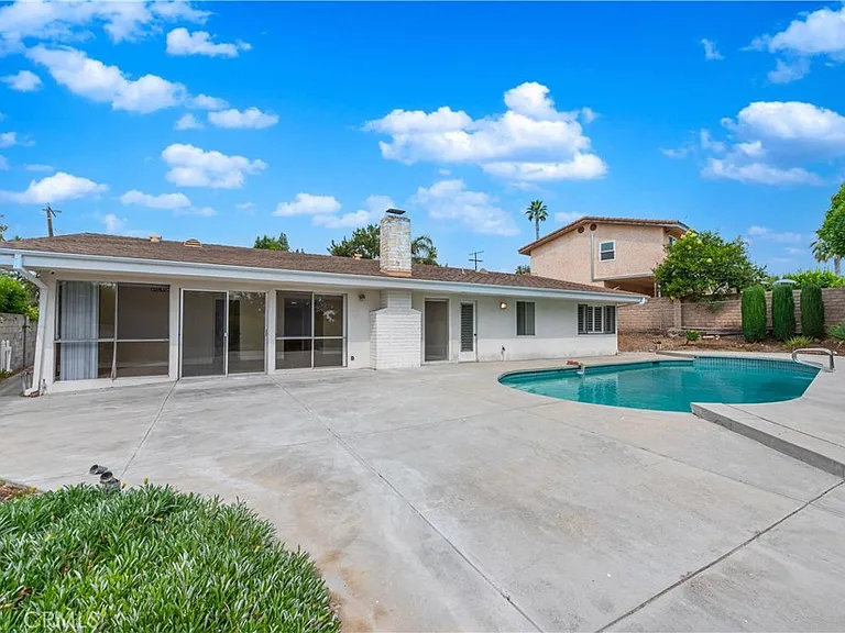 24221 Hatteras St — Photo 43