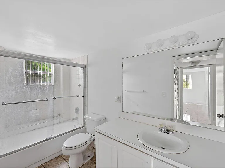 8363 Lake Dr #308 — Photo 11