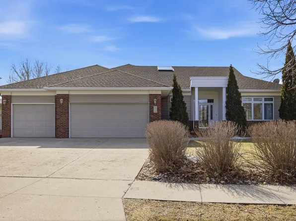 2314 Rose Creek Blvd S, Fargo, ND 58104