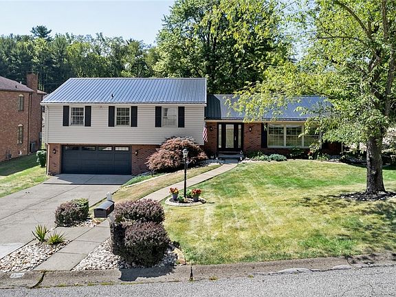 2nd image of 4504 Lexington Dr