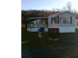 15 Mountain View Ln, Blandon, PA 19510