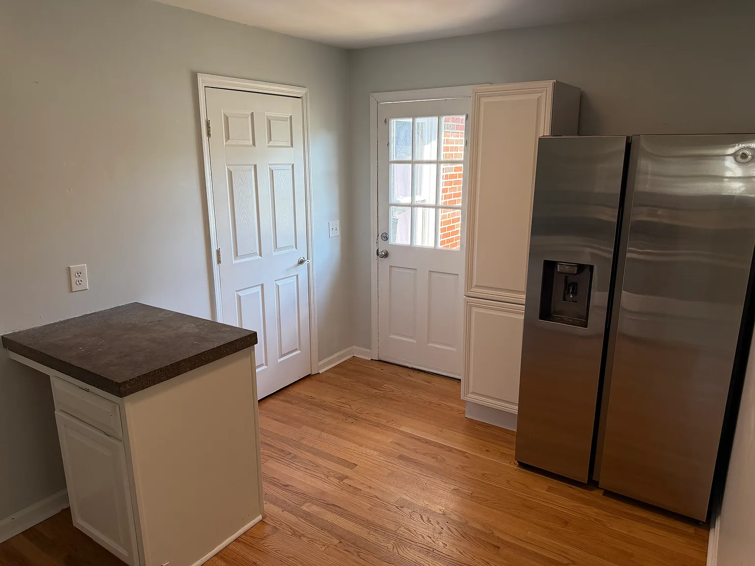2 bed, 650 sqft, $1,300 — Photo 4