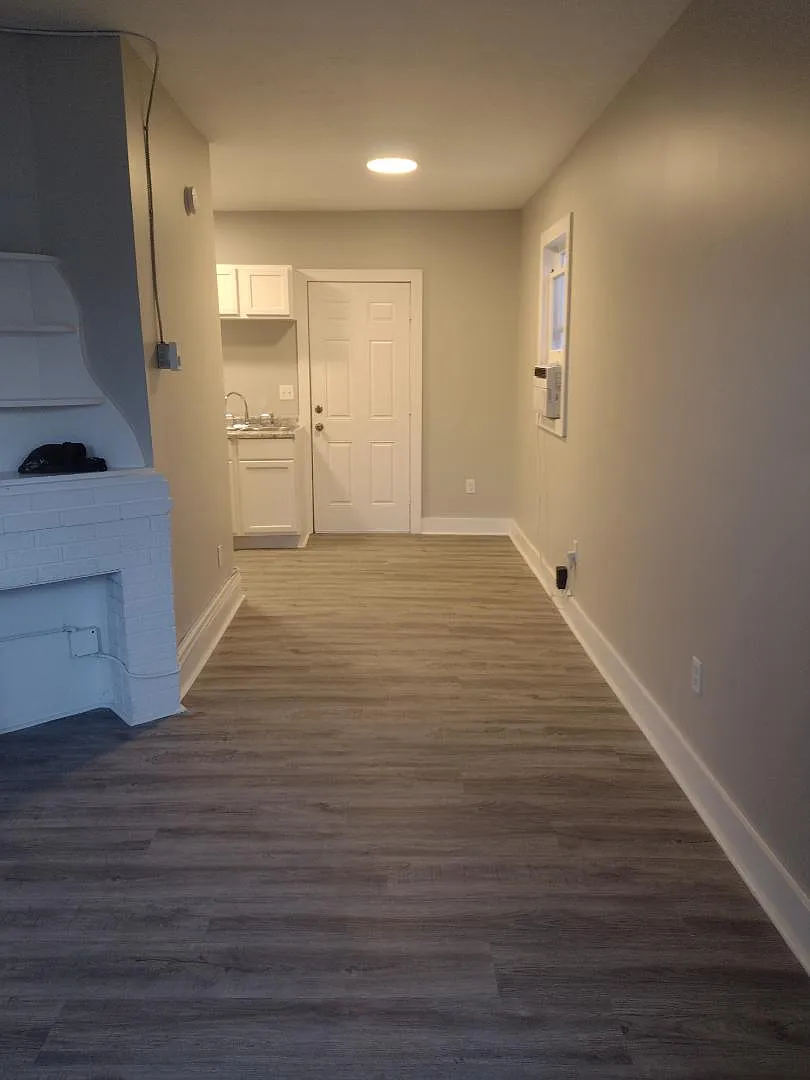 Unit Photo - 310 W 6th Ave