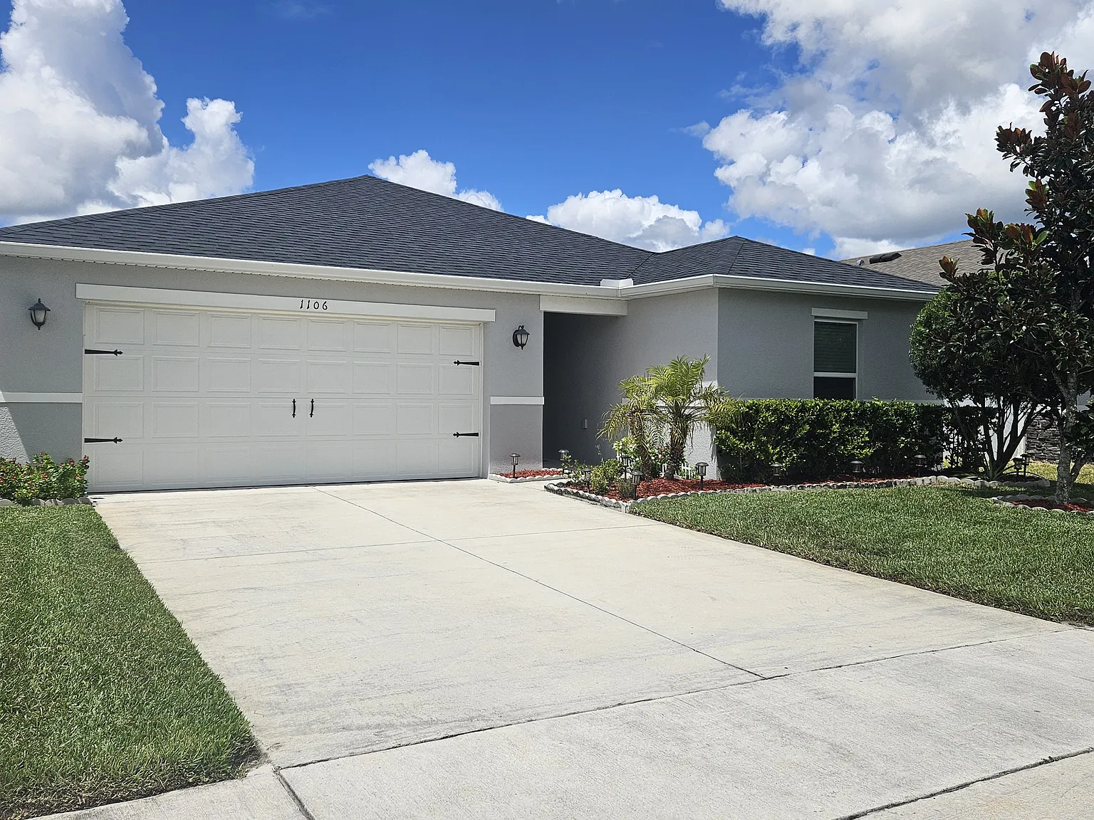 3 bed, 1558 sqft, $2,200 — Photo 1