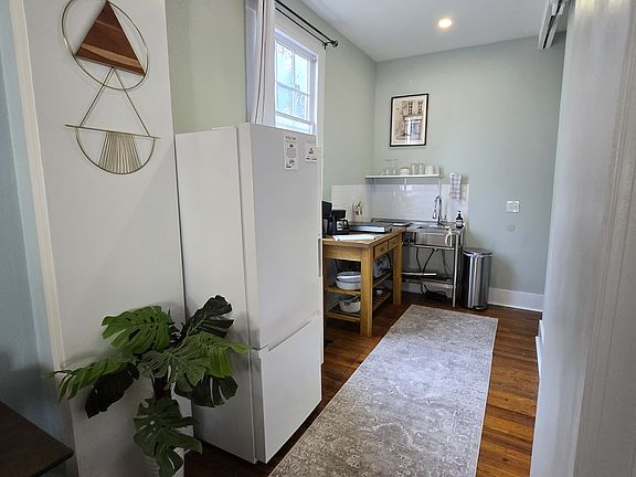 3rd image of 317 N Barcelona St #1