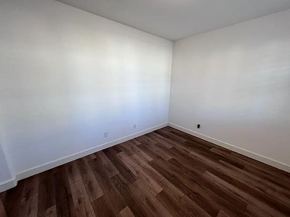 5th image of 612 Snapdragon St