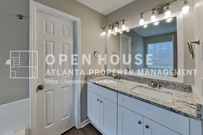 1209 Lainster Dr SE — Photo 12
