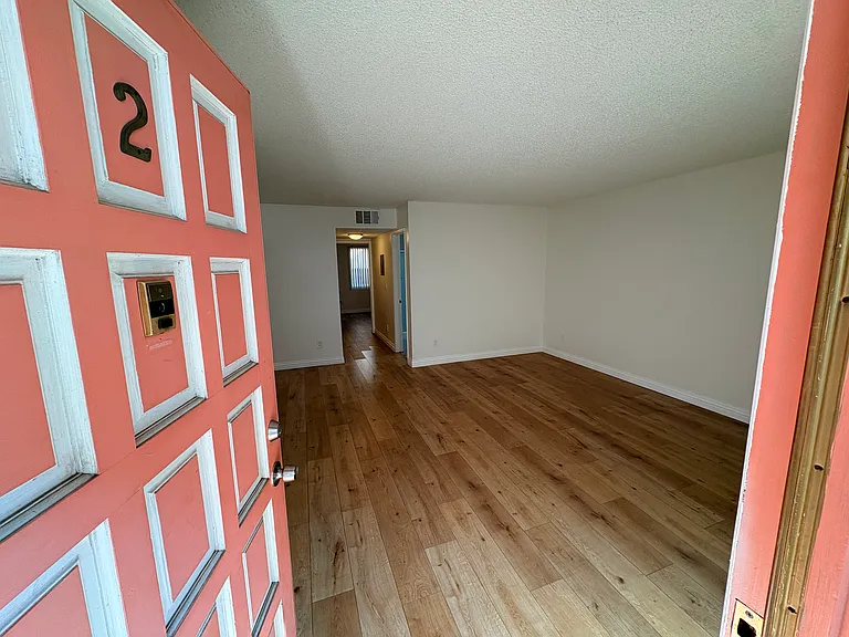 118 N Cedar St #2 — Photo 4