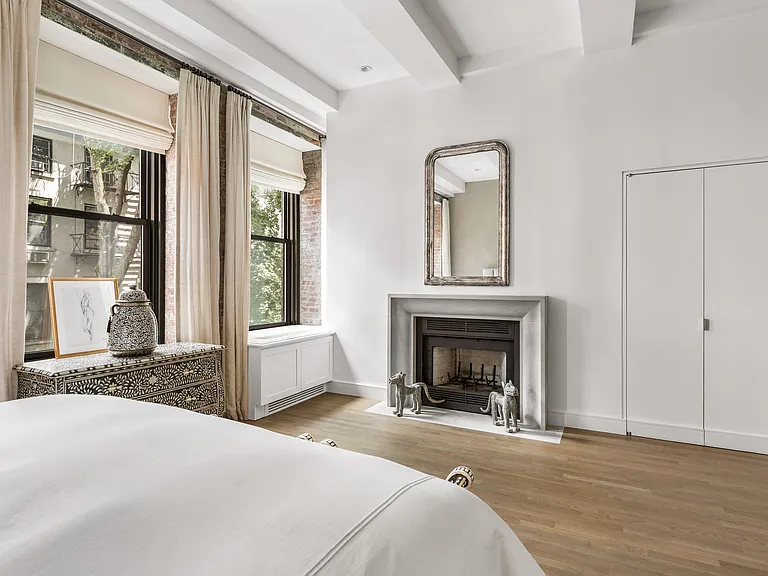 321 W 13th St #3B — Photo 7