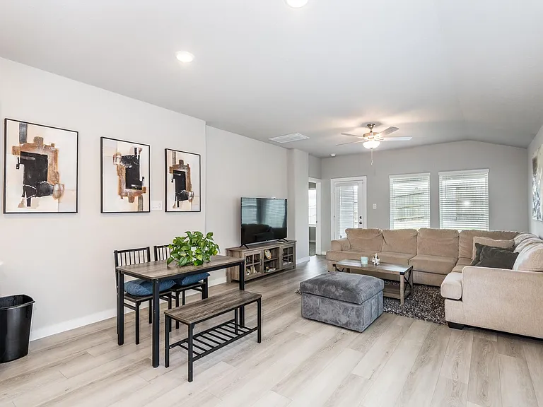 219 Charles Ridge Dr — Photo 6