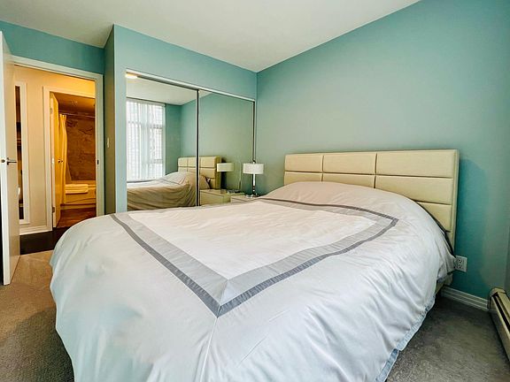 5th image of 1199 Marinaside Cres #1203