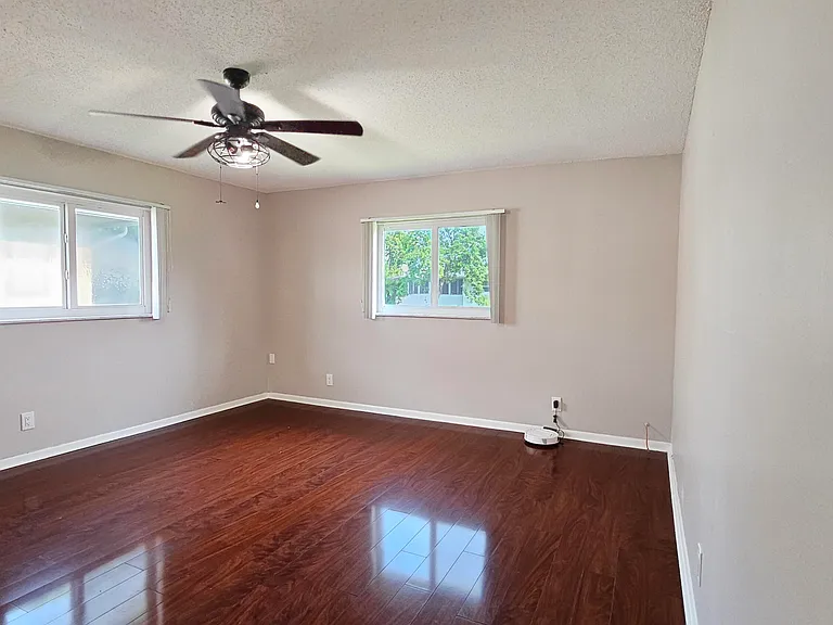 7180 NW 10th Ct — Photo 17