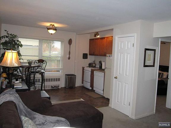 3rd image of 6-12 Hillside Ave #2D