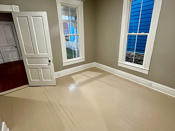5th image of 605 3rd St