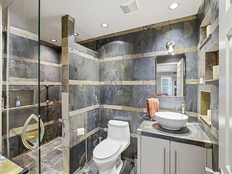 515 Taunton Way #BASEMENT — Photo 9