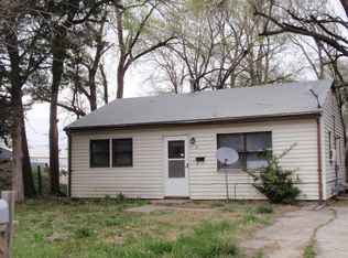 208 E 17th St, Junction City, KS 66441