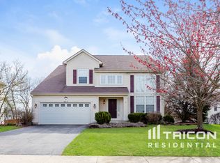 557 Western Dr, North Aurora, IL 60542