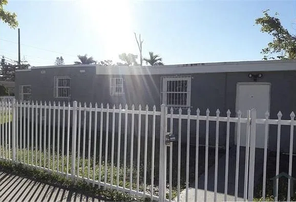 4 bed, 1138 sqft, $3,500 — Photo 1
