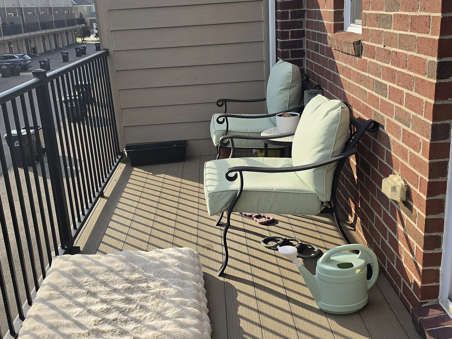 3 bed, 3.5 bath, 2081 sqft, $3,300 — Photo 3