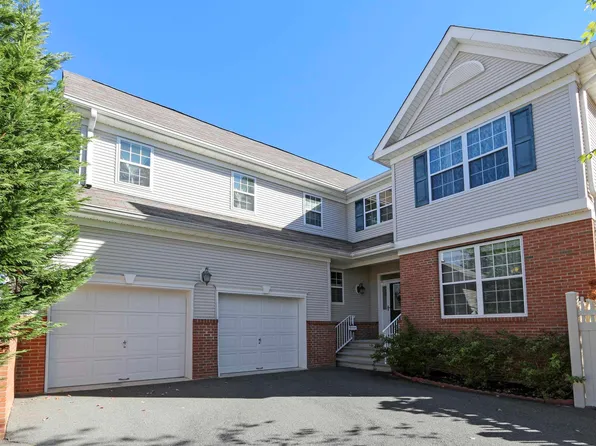 10 White Oak Dr, Egg Harbor Township, NJ 08234