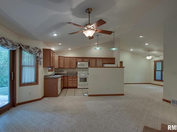 3rd image of 4825-4901 S 36th St